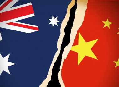 Drapeau chinois et drapeau australien