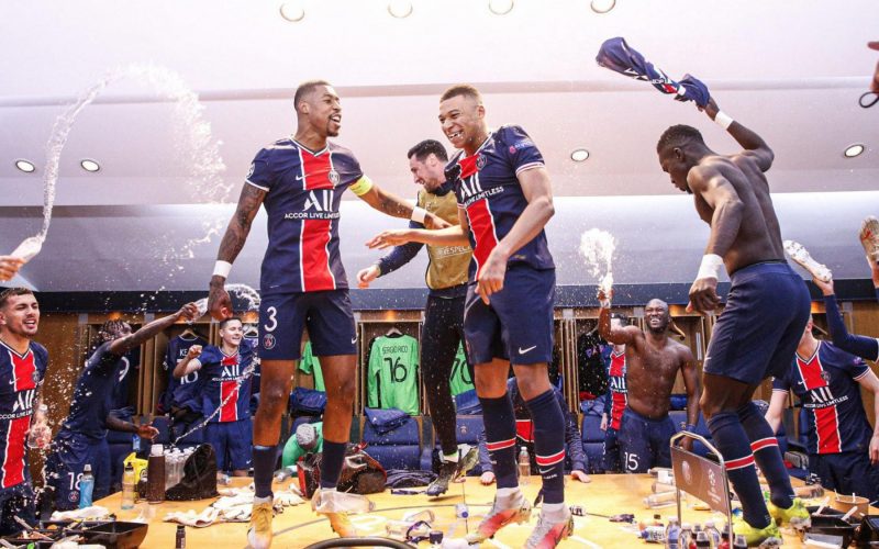 Joie dans le vestiaire parisien après la victoire contre le Bayern de Munich