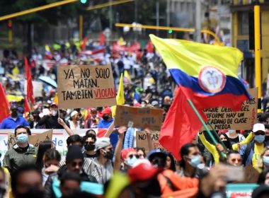 Manifestation à Bogota contre le projet de réforme fiscale le 1er mai 2021. Juan BARRETO AFP