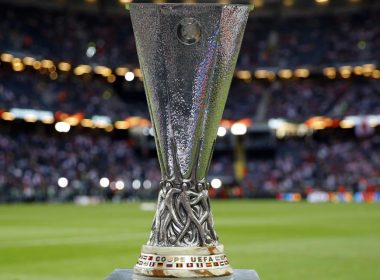 Coupe que vont se disputer Villarreal et Manchester United lors de la finale de l'Europa League