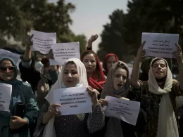 Afghanes manifestant pour leurs droits dans les rues de Kaboul