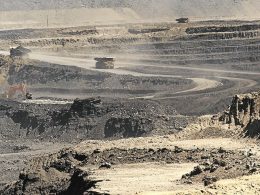 Source : the Oyu Tolgoi mine in the Gobi desert by Muryel Jacque