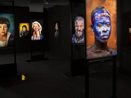 Exposition des clichés de McCurry au musée Maillol à Paris