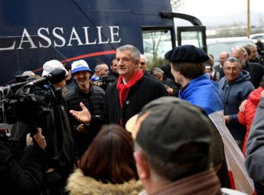 Jean Lassalle, candidat à l'élection présidentielle 2022, en visite dans l'Ain - Photo Progrès / Catherine Aulaz