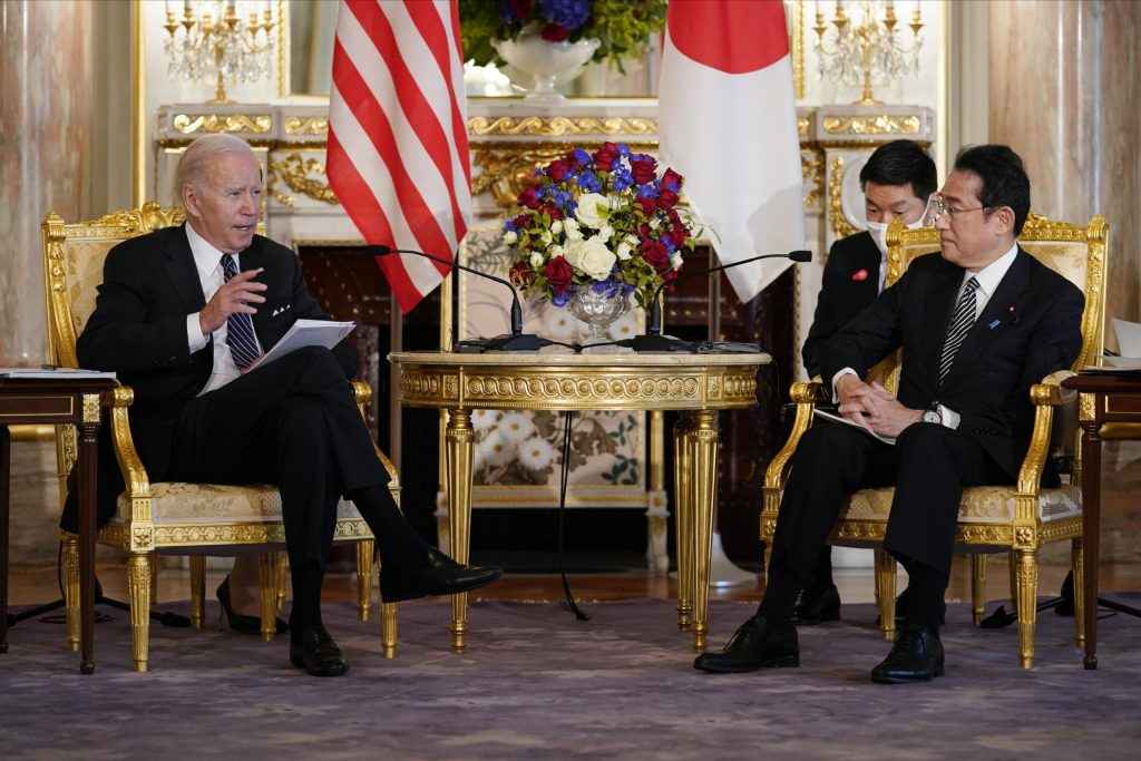 Joe Biden rencontre le premier ministre japonais Fumio Kishida lors d'une visite à Tokyo - Tunisie Numérique