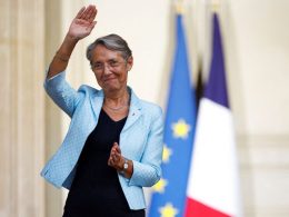 Élisabeth Borne à Matignon le 16 mai, le jour de sa nomination en tant que Première Ministre de la République Française (crédit : Christian Hartmann – Reuters)