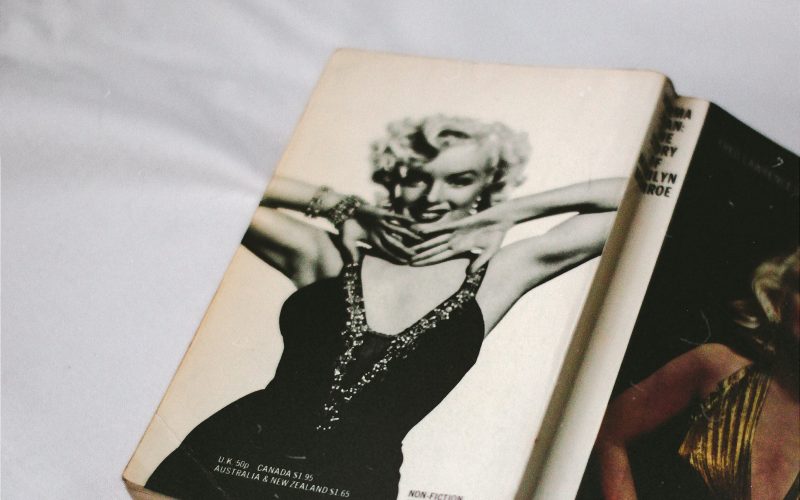 Marilyn Monroe sur la couverture d'un livre