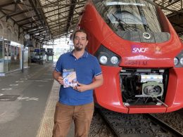 Charles-Henri Le Billan, candidat à la députation de la seconde circonscription de la Corrèze, à la Gare SNCF de Brive-la-Gaillarde - Valentin FRANCY