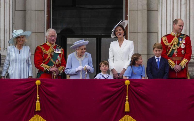 La famille royale le 2 juin 2022 - ALASTAIR GRANT / AP