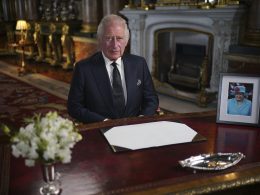 Le roi Charles III de Grande-Bretagne prononce son discours à la nation et au Commonwealth depuis le palais de Buckingham, à Londres, le vendredi 9 septembre 2022 - Yui Mok/Pool Photo via AP