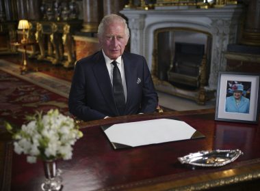 Le roi Charles III de Grande-Bretagne prononce son discours à la nation et au Commonwealth depuis le palais de Buckingham, à Londres, le vendredi 9 septembre 2022 - Yui Mok/Pool Photo via AP