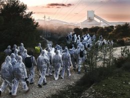 Arrivée des militants écologistes sur le site Lafarge de la Malle à Bouc-Bel-Air, près de Marseille, samedi 10 décembre 2022. (DR)