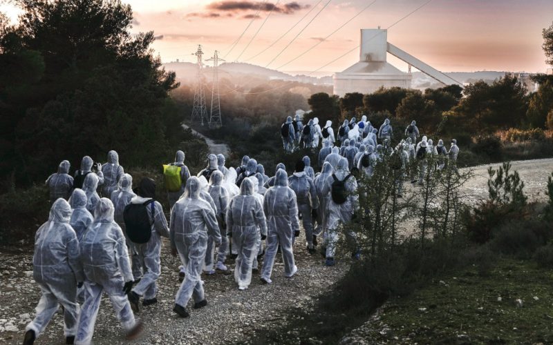Arrivée des militants écologistes sur le site Lafarge de la Malle à Bouc-Bel-Air, près de Marseille, samedi 10 décembre 2022. (DR)