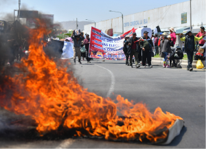 Une manifestation virulente au Pérou contre le pouvoir politique en place