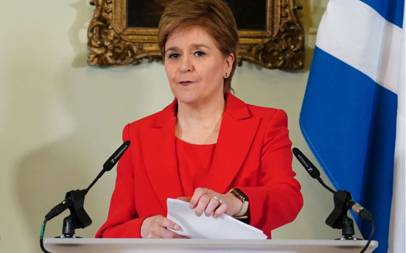La première ministre écossaise Nicola Sturgeon, lors de son discours annonçant sa démission, le 15 février 2023 (crédit : Jane Barlow / AFP)