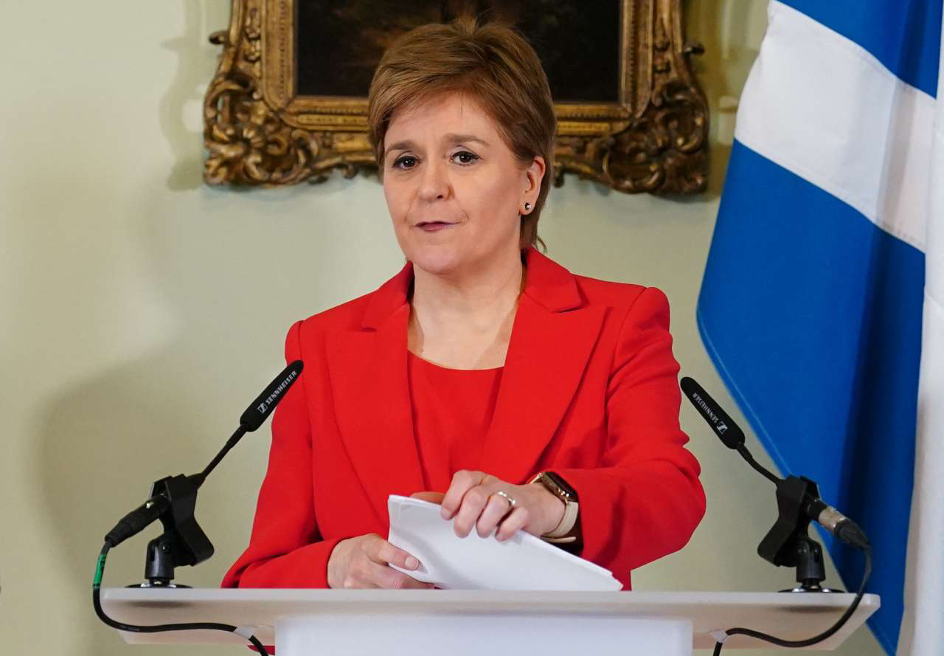 La première ministre écossaise Nicola Sturgeon, lors de son discours annonçant sa démission, le 15 février 2023 (crédit : Jane Barlow / AFP)