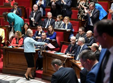 Les deux motions de censure contre le gouvernement ont été rejetées, dont une, à 9 voix près. ©LE MONDE