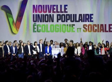 Discours de Jean-Luc Mélenchon à la convention de la Nupes, le 7 mai 2022 à Aubervilliers (Seine-Saint-Denis). JULIEN DE ROSA / AFP