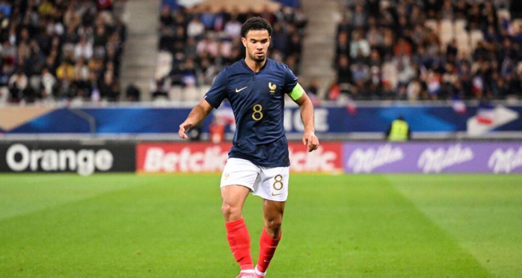 Warren Zaïre-Emery est devenu capitaine de l'équipe de France Espoir. (crédit : Icon Sport)