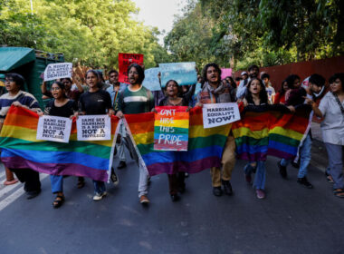 Manifestation en faveur de la légalisation du mariage entre personnes de même sexe, le 18 octobre 2023 à New Delhi. ANUSHREE FADNAVIS / REUTERS