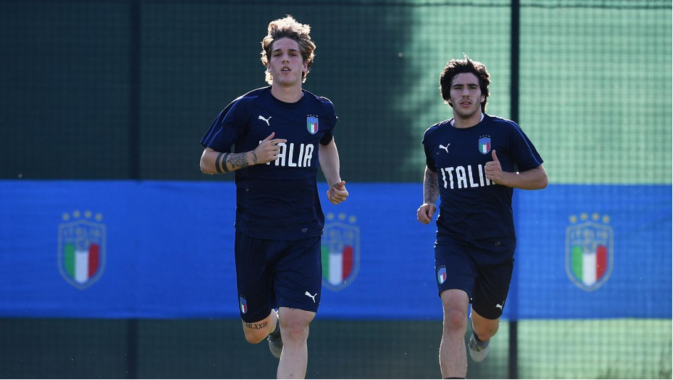 Nicolò Zaniolo et Sandro Tonali, ici à l'entraînement avec l’Italie, font tous les deux partie des joueurs soupçonnés d'avoir participé à des paris illégaux. (Crédit photo : Getty Images)