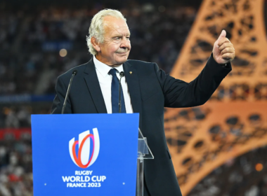 Bill Beaumont, président de World Rugby, félicitant la France pour l’organisation de la Coupe du monde 2023. (source: RugbyWorldCup)