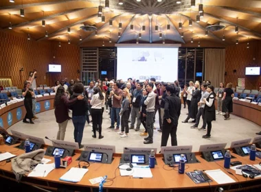 © UNESCO Young leaders from the entire world taking part in a discussion on climate change’s consequences and the way they can be addressed.