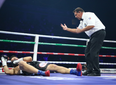 Un KO complet est considéré comme toute frappe légale ou combinaison de celles-ci qui rend un adversaire incapable de continuer le combat. (photographie: Biser Todorov)