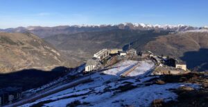 Domaine skiable « Le Pla d'Adet﻿ » à Saint-Lary-Soulan (65), le 30 décembre 2023 (1700m d'altitude). Crédit photo: Pierrick Mouëza.
