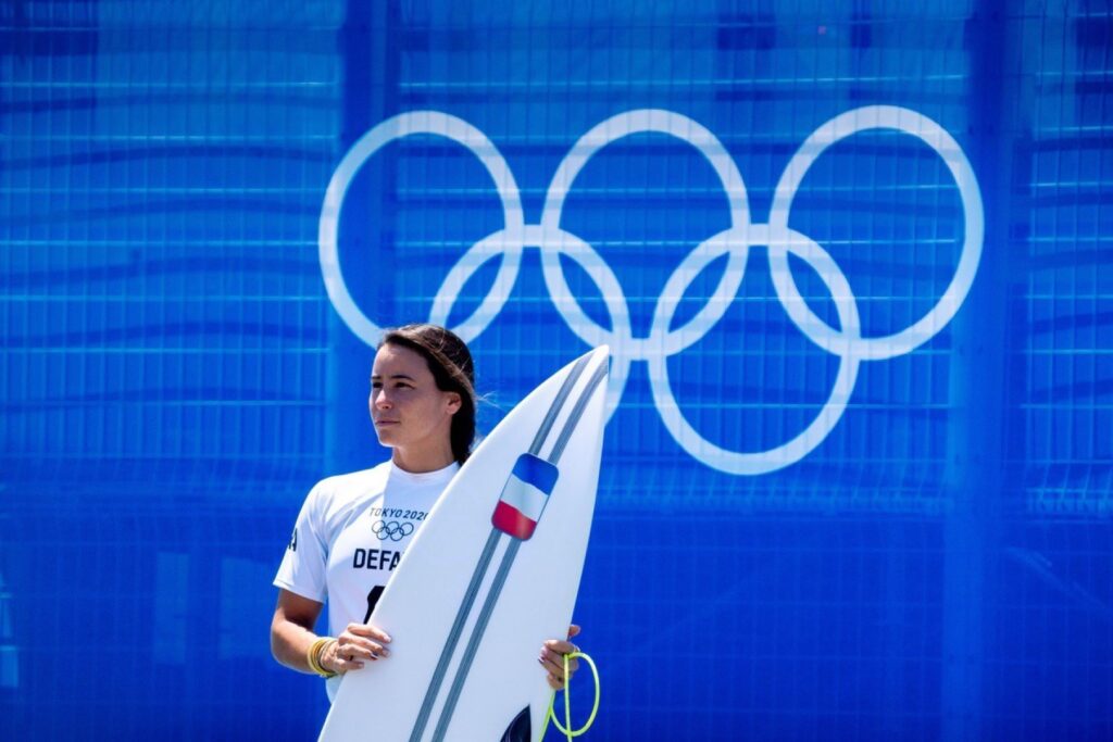 Johanne Defay défendra les couleurs de la France, lors des épreuves de surf à Teahupo'o. (crédit : Fédération Française de Surf)