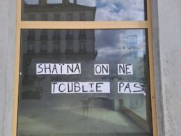 Collage en rapport avec l'affaire Shaïna vu dans les rues de Rennes (35). Shaïna avait été poignardée et brulée vive à l'âge de 15 ans, par des jeunes de son âge. Crédits: Camille Fontaine