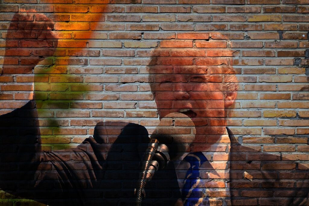 La stratégie Donald Trump est implacable : saturer l'espace médiatique en multipliant les annonces, pour dominer l’actualité. Crédit : Pixabay
