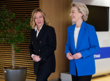 Giorgia Meloni et Ursula von der Leyen à Bruxelles en Belgique le 20 décembre 2024. (Photo by Thierry Monasse/Getty Images)