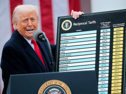 Donald Trump présente les nouveaux tarifs pour les différents états, le 2 avril, à Washington. (Photo by Chip Somodevilla/Getty Images)
