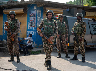 Les forces armées indiennes dans la région du Jammu et Kashmir. (Photo by Idrees Abbas/SOPA Images/LightRocket via Getty Images)