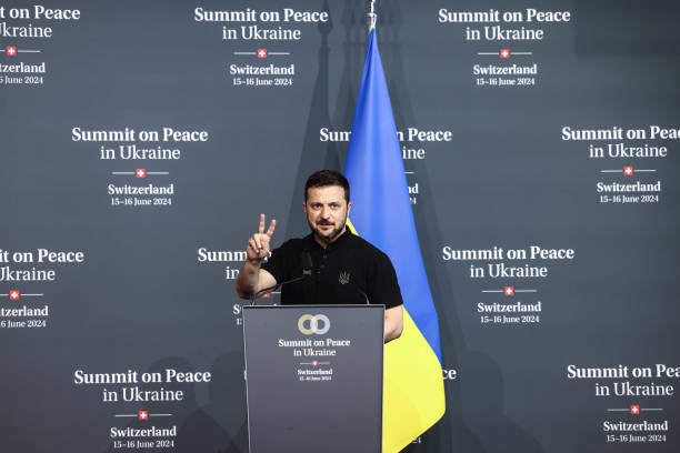 Volodymyr Zelensky, lors du Sommet pour la paix en Ukraine, le 16 juin à Lucerne, en Suisse. (Photo by Sedat Suna/Getty Images)