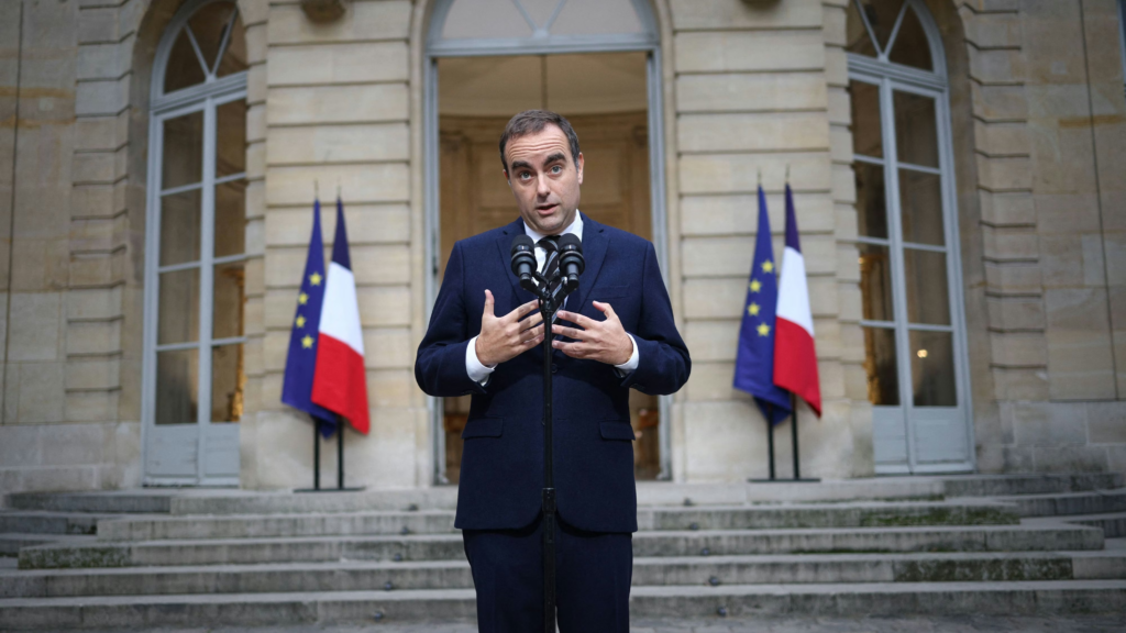 Sébastien Lecornu lors de la présentation du nouveau gouvernement. © IMAGO/Bestimage