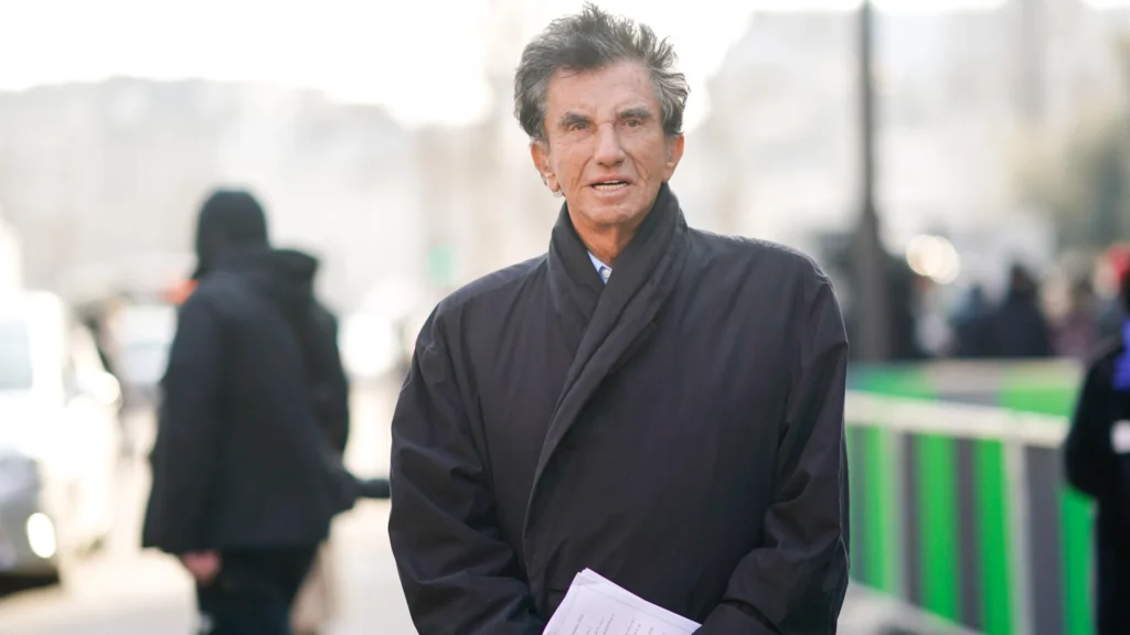 Jack Lang assiste à la Fashion Week féminine automne-hiver 2018-2019 dans la capitale française. (Photo : Edward Berthelot / Getty Images)